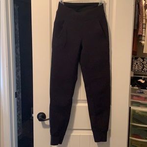 Lululemon Embrace the Space Jogger